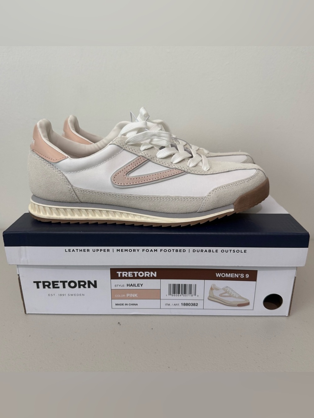 Tretorn "Rawlins" Women’s, Leather & Nylon/Canvas, Sneaker (Gray/Pink) Size 9